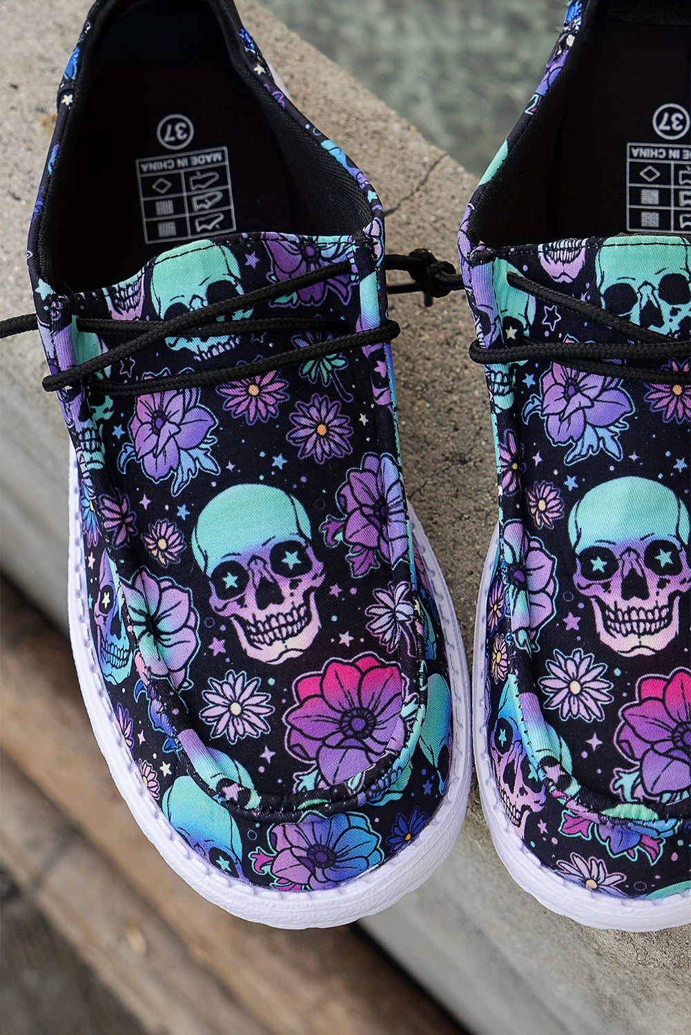Sugar Skull Print Lace Up Shoes