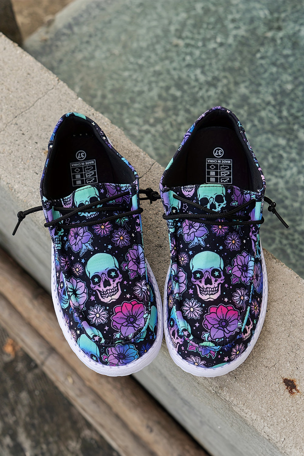 Sugar Skull Print Lace Up Shoes